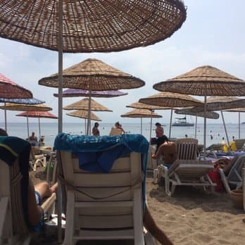 Rengarenk Beach